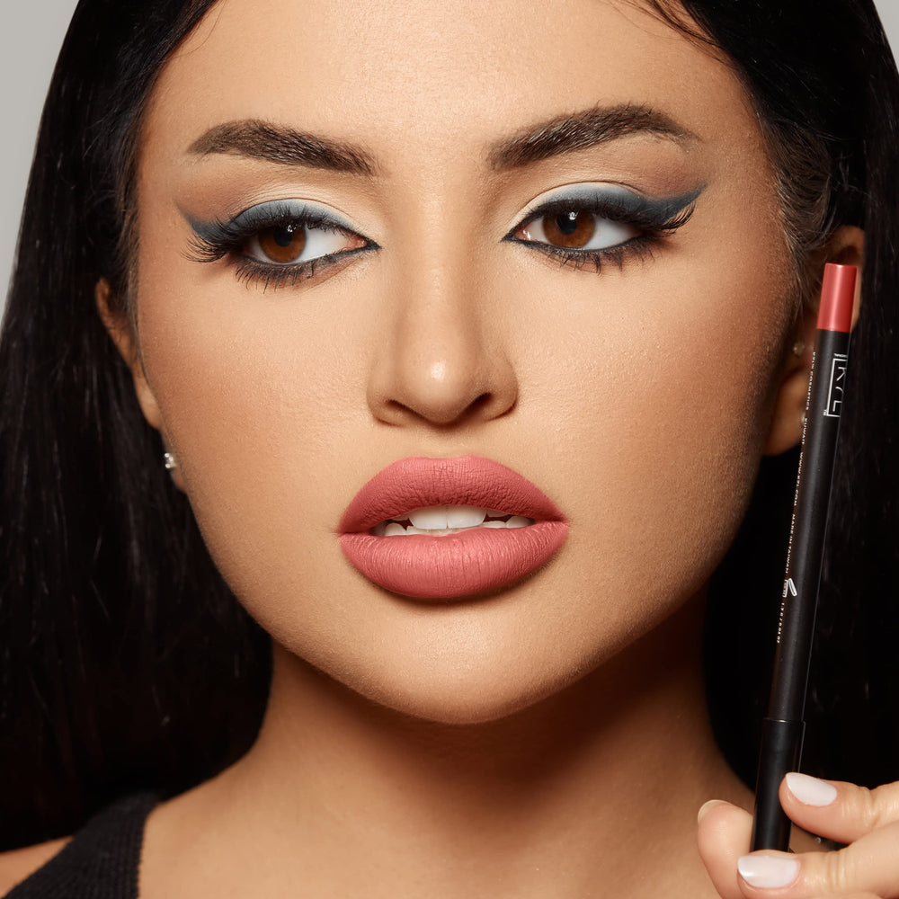 K7L Pink Lip Crayon tip ready for a clean edge and smooth application.