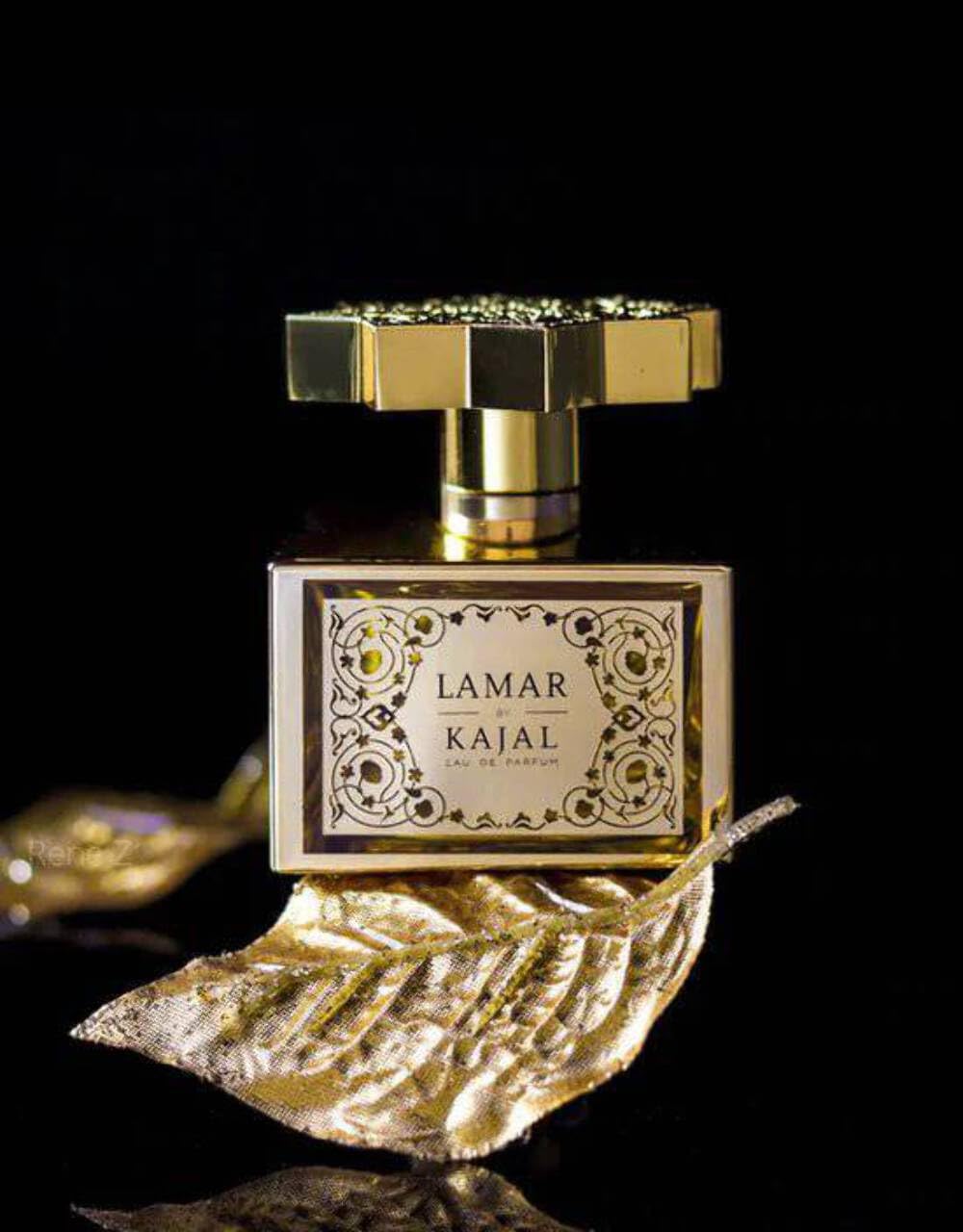 Kajal Lamar de Parfum application spray demonstrates smooth mist for daily wear