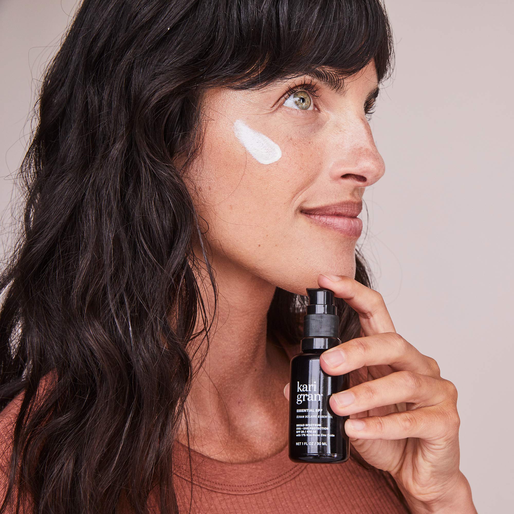 Kari Gran organic and natural-derived ingredients support radiant, hydrated skin.