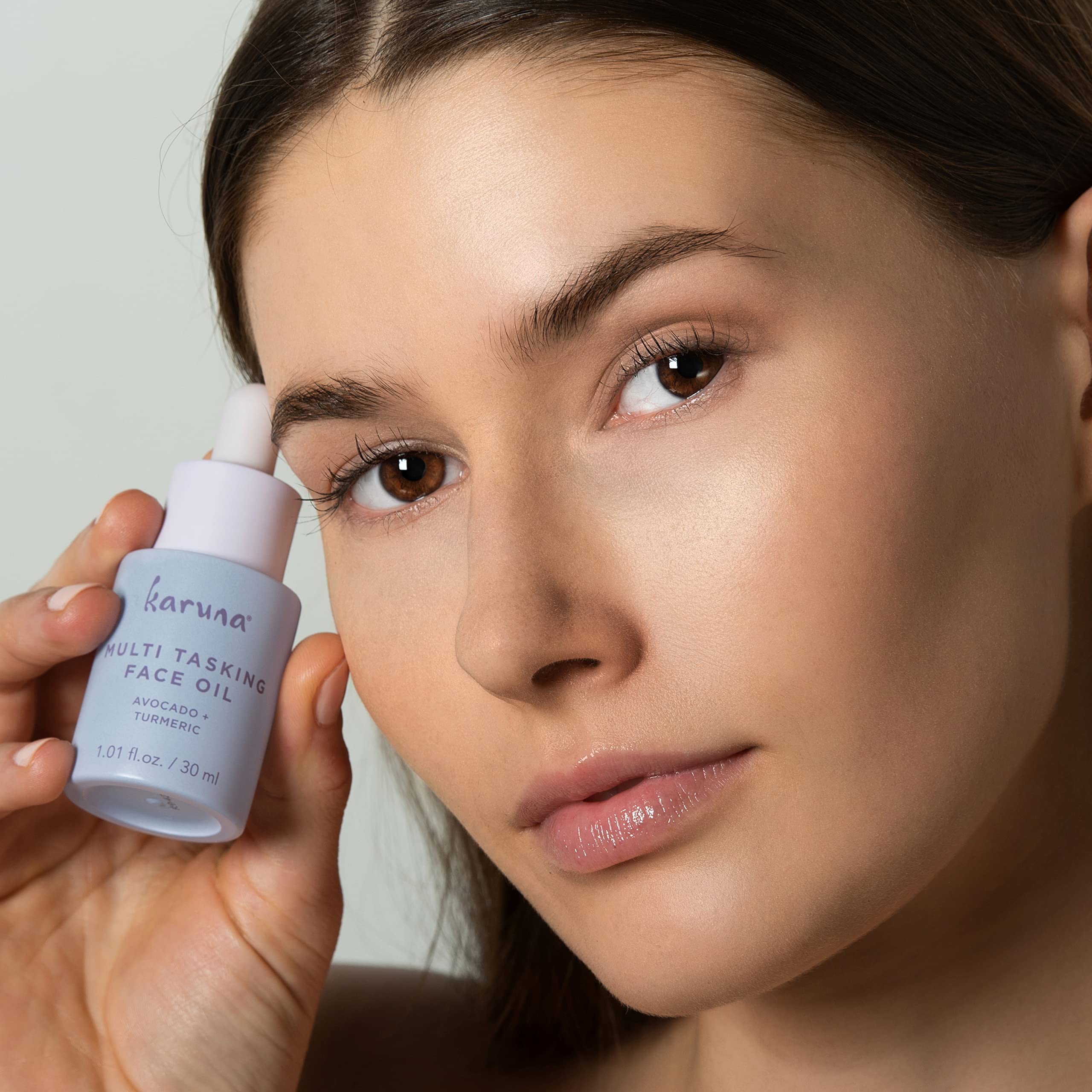 Karuna avocado seed oil highlights Vitamin E and fatty acids for hydration