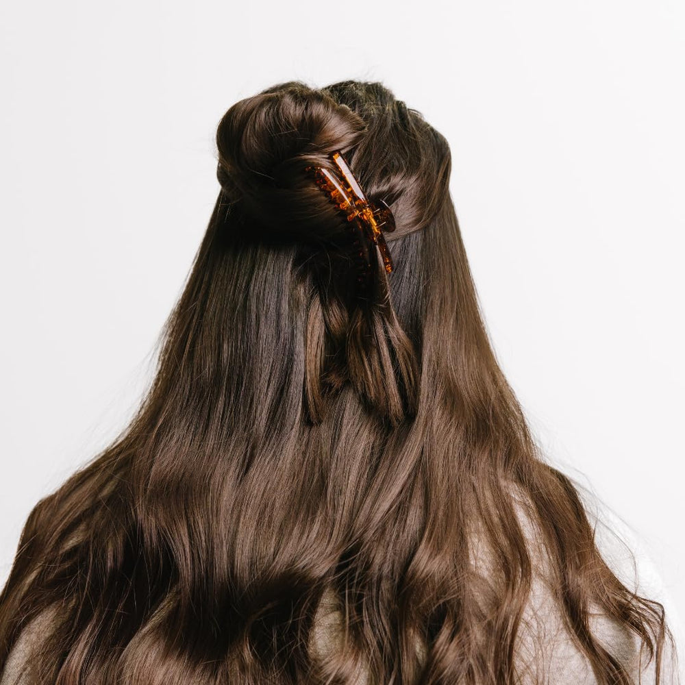 KAXI Hold Everything Midi Claw secures thick hair during daily styling