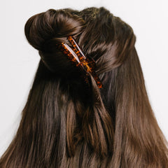 KAXI Hold Everything Midi Claw holds thin hair securely for updos