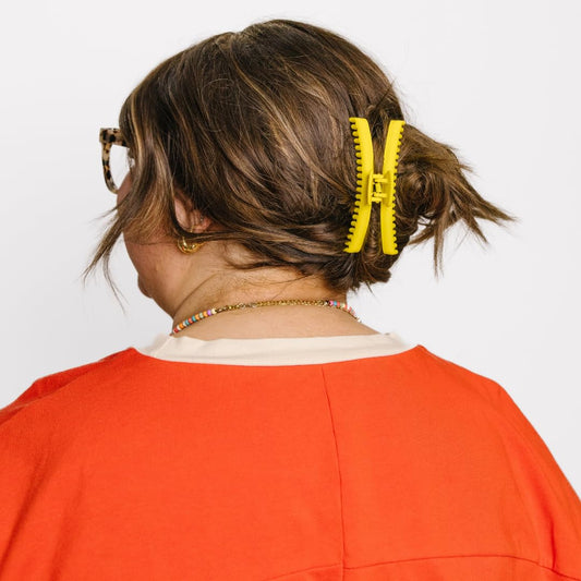 KAXI Hold Everything Midi hair claw neon yellow 44-teeth closeup highlights firm grip on thick or curly hair