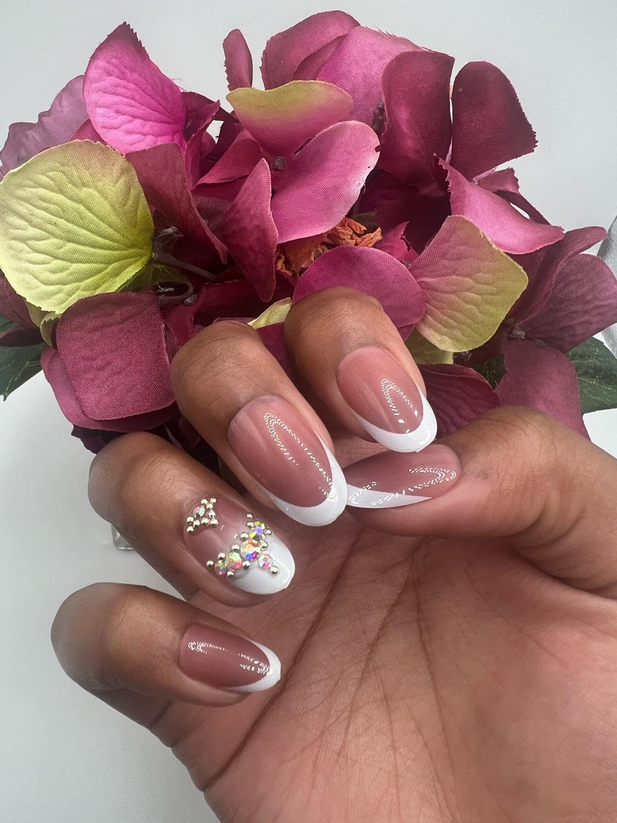 Keep It Classy French Stone nails kit adhesive allows easy, mess-free application.