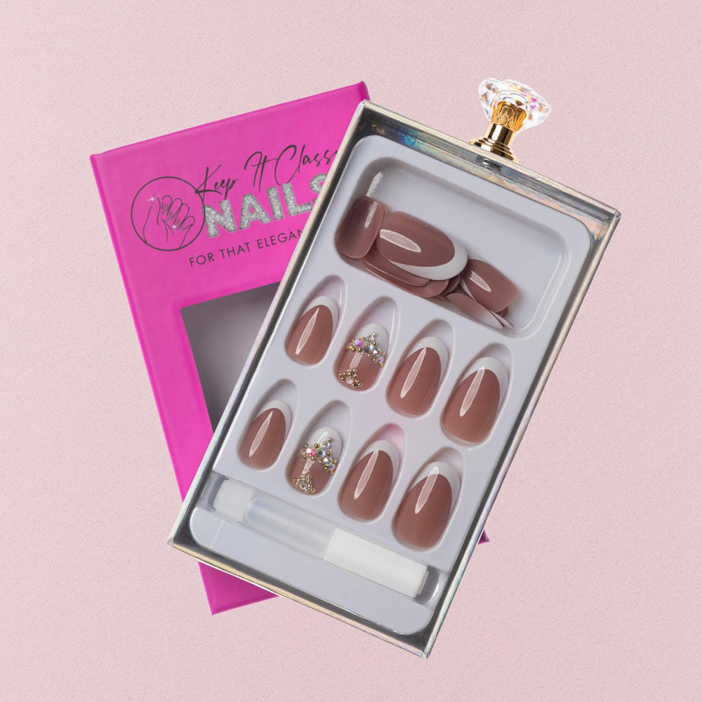 Keep It Classy French Stone nails kit removal easy, preserves natural nails.