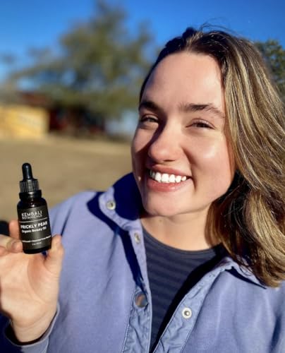 Cold-pressed and unrefined Kembali Prickly Pear Seed Oil quality cue.