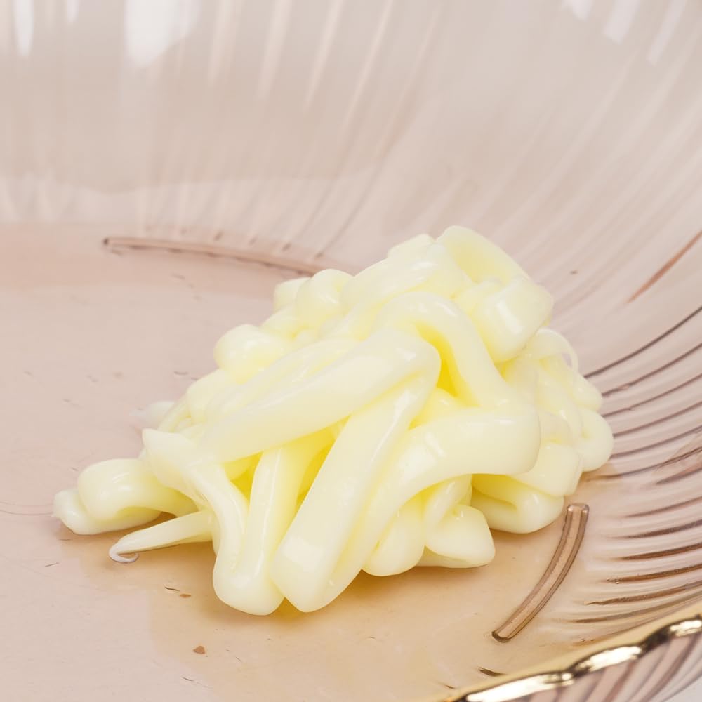 KERATIN BAR Organic Shampoo hair strands close-up showcases smooth, frizz-controlled texture.