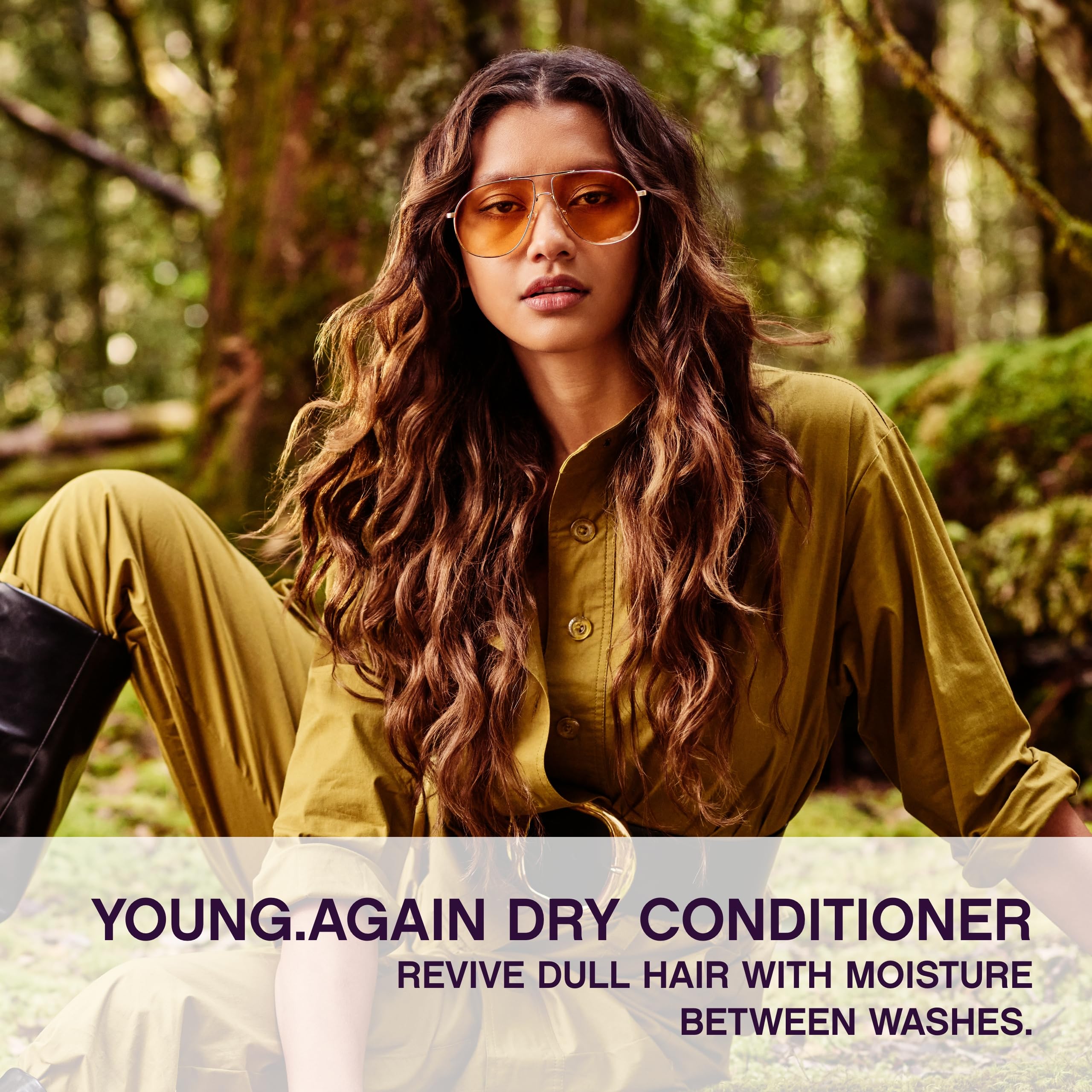 KEVIN.MURPHY Young.Again spray in action for detangling and smoothing.