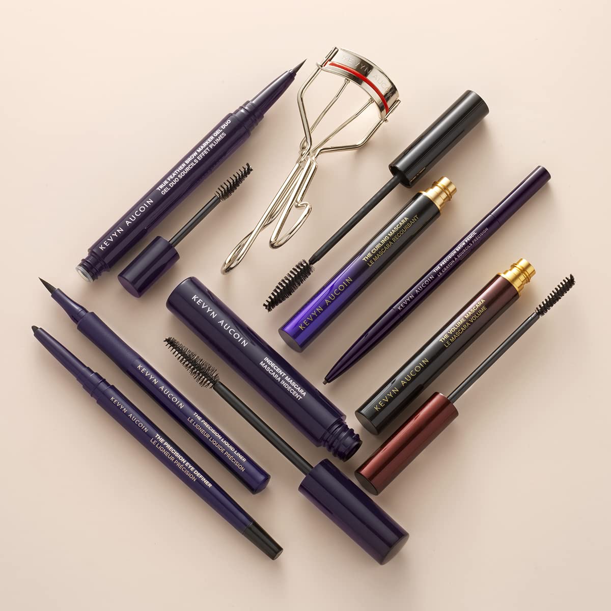 Kevyn Aucoin invisible gel provides flexible brow hold without stiffness.
