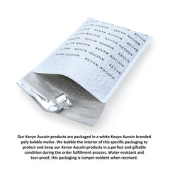 Demonstration of 12-hour wear potential with smudge-free performance.