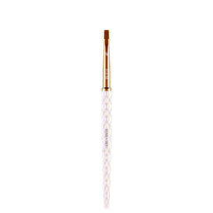 Kiara Sky M Flat brush demonstrates smooth shading for ombré designs.