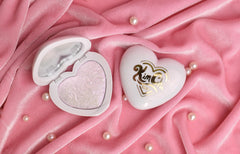 Cruelty-free Pearl Gone Wild with a clean beauty approach