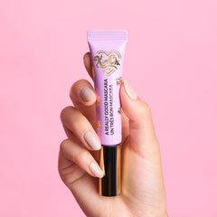 KimChiChic Beauty A Really Good Mascara brush close-up showing curling potential and precision.