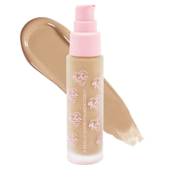 KimChiChic Foundation bottle front for quick shade matching and premium packaging.