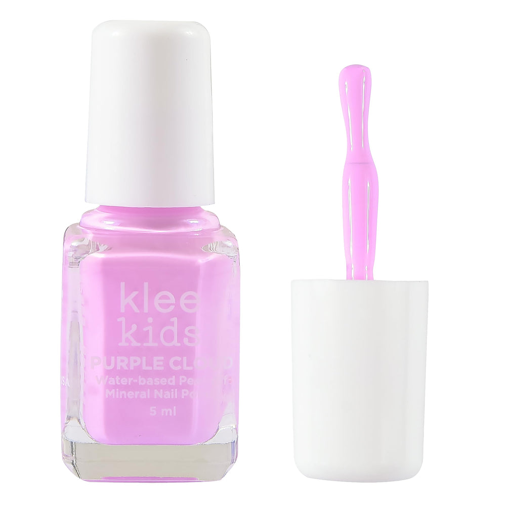 Klee Naturals Rainbow powder brush for smooth, precise color application.