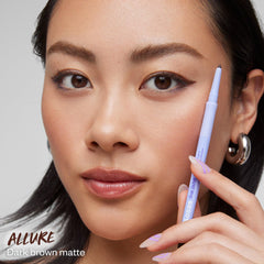 Kosas Soulgazer hyaluronic-acid-glide provides a creamy, comfortable application.