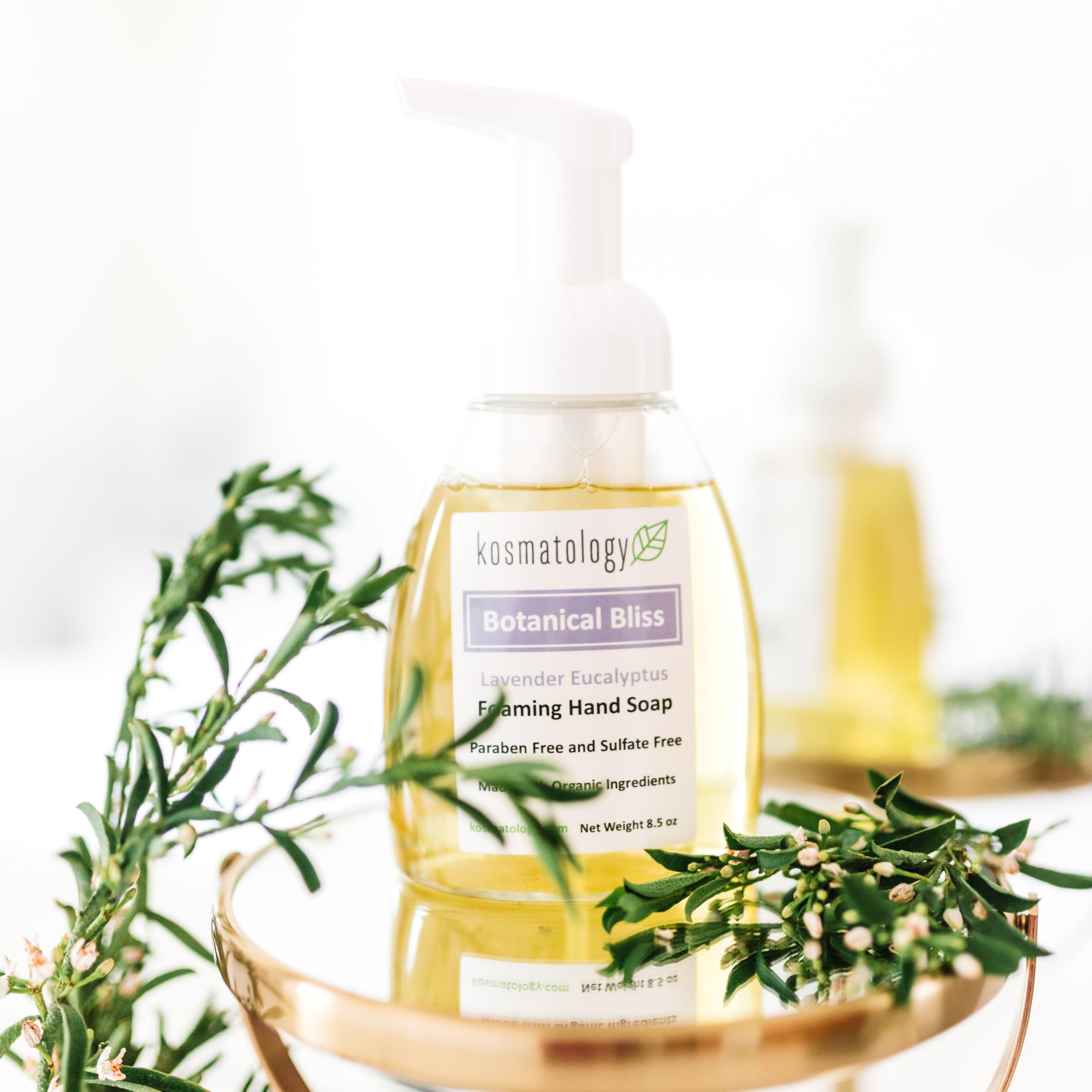 Kosmatology Botanical Bliss small-batch production conveys freshness and craftsmanship.