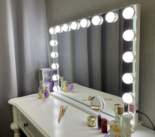 Kottova vanity mirror with lights, front view, even makeup illumination