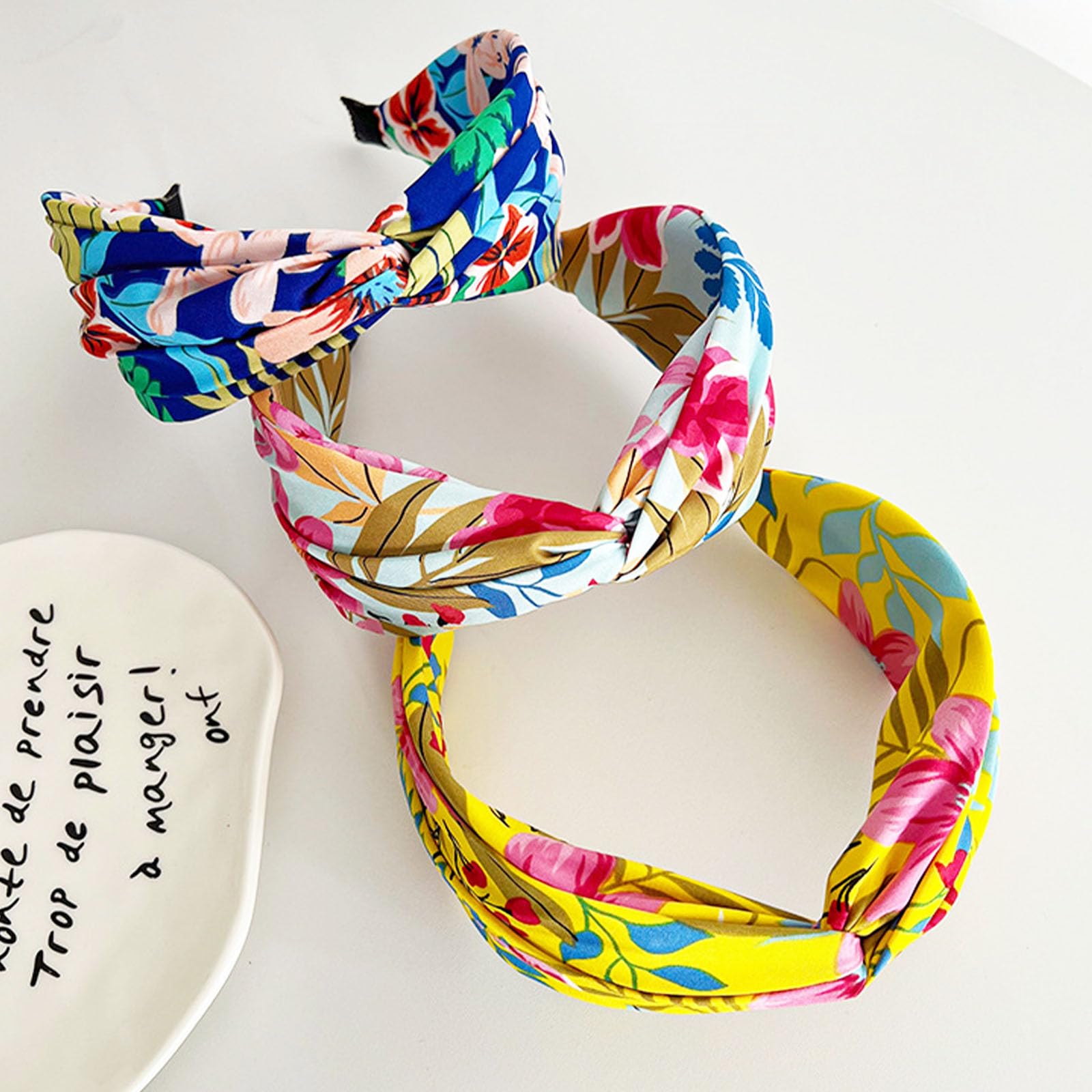 KOVOLITU party or wedding headband elevates outfits with subtle charm.