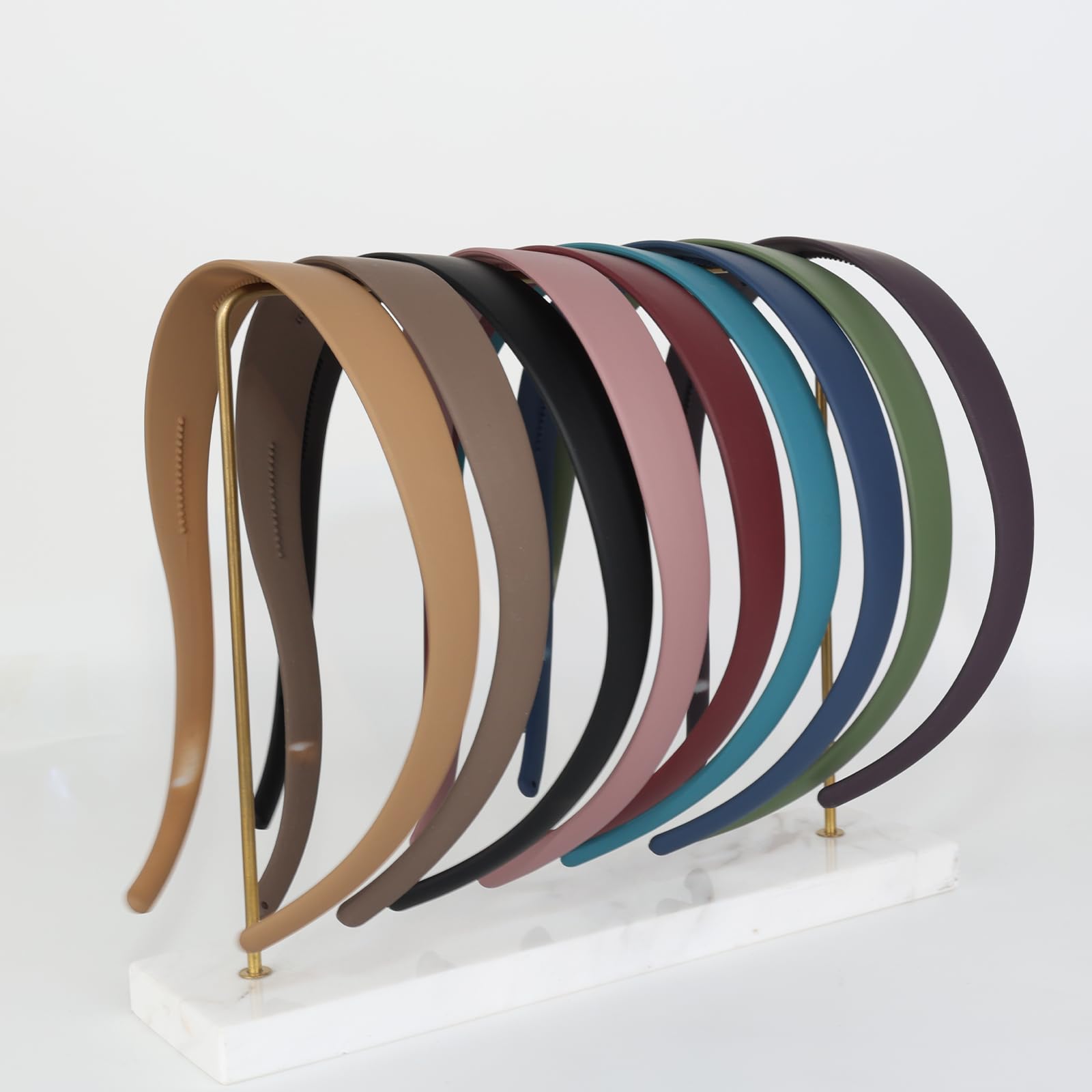 KOVOLITU travel-friendly headband fits in bags for on-the-go styling