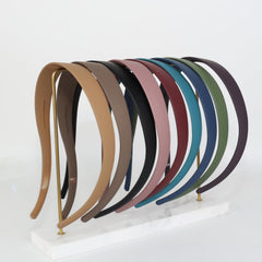 KOVOLITU travel-friendly headband fits in bags for on-the-go styling