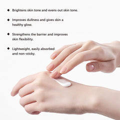 Applying KUPOINEA Retinol Cream to the cheek to address uneven tone