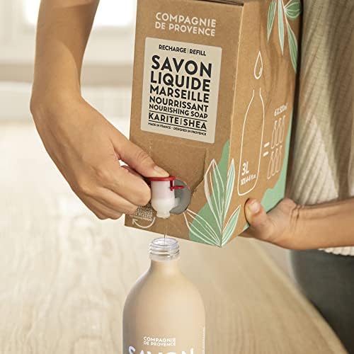 La Compagnie de Provence fragrance inspired by Grasse with white flowers.
