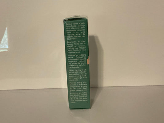 La Mer Cleansing Foam foamy lather closeup for a soothing daily cleanse.
