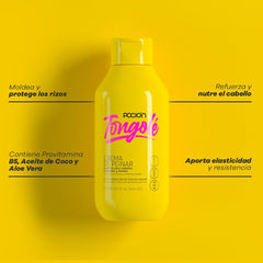 La Pocion Tongolé Leave-In on shelf suggests balanced moisture for wavy hair.