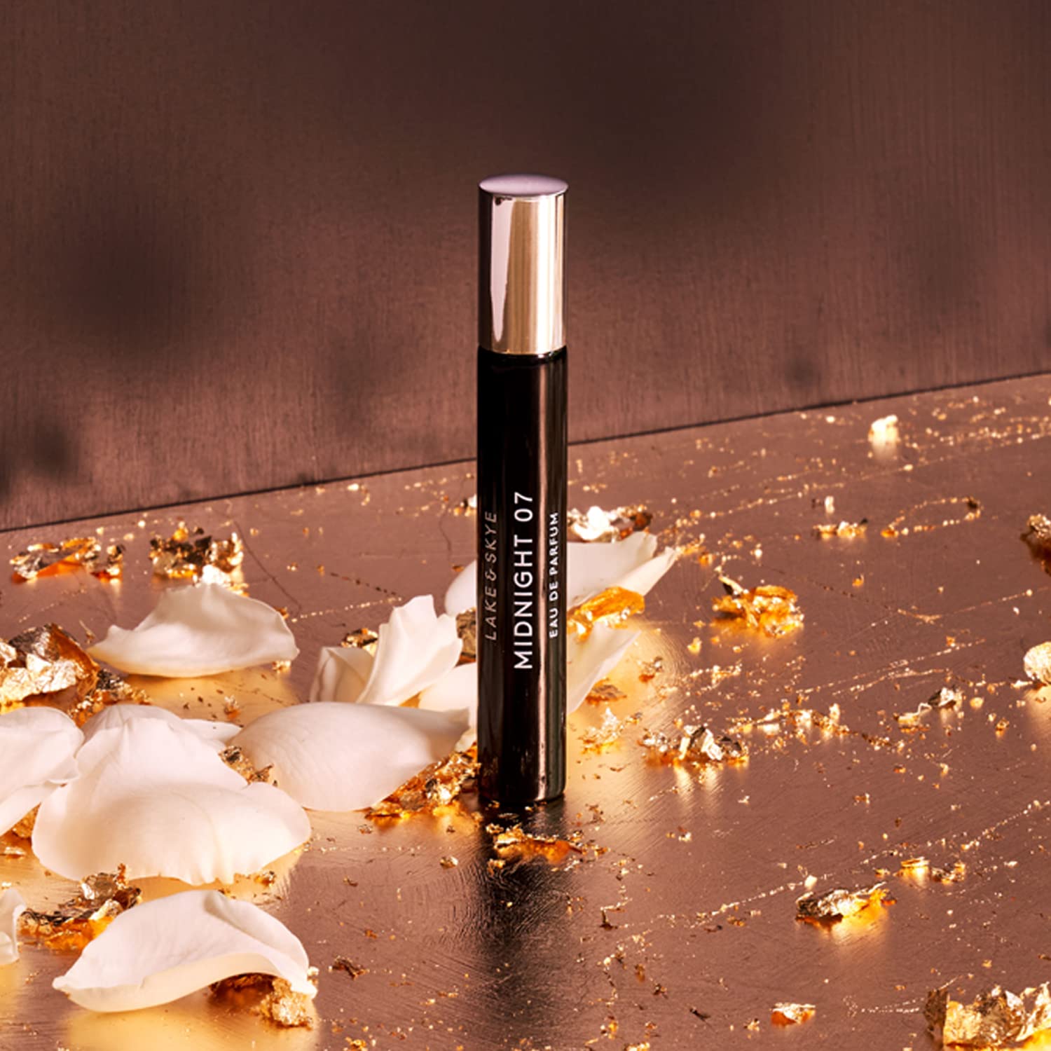 Lake & Skye Midnight 07 vetiver-amber mood setting image