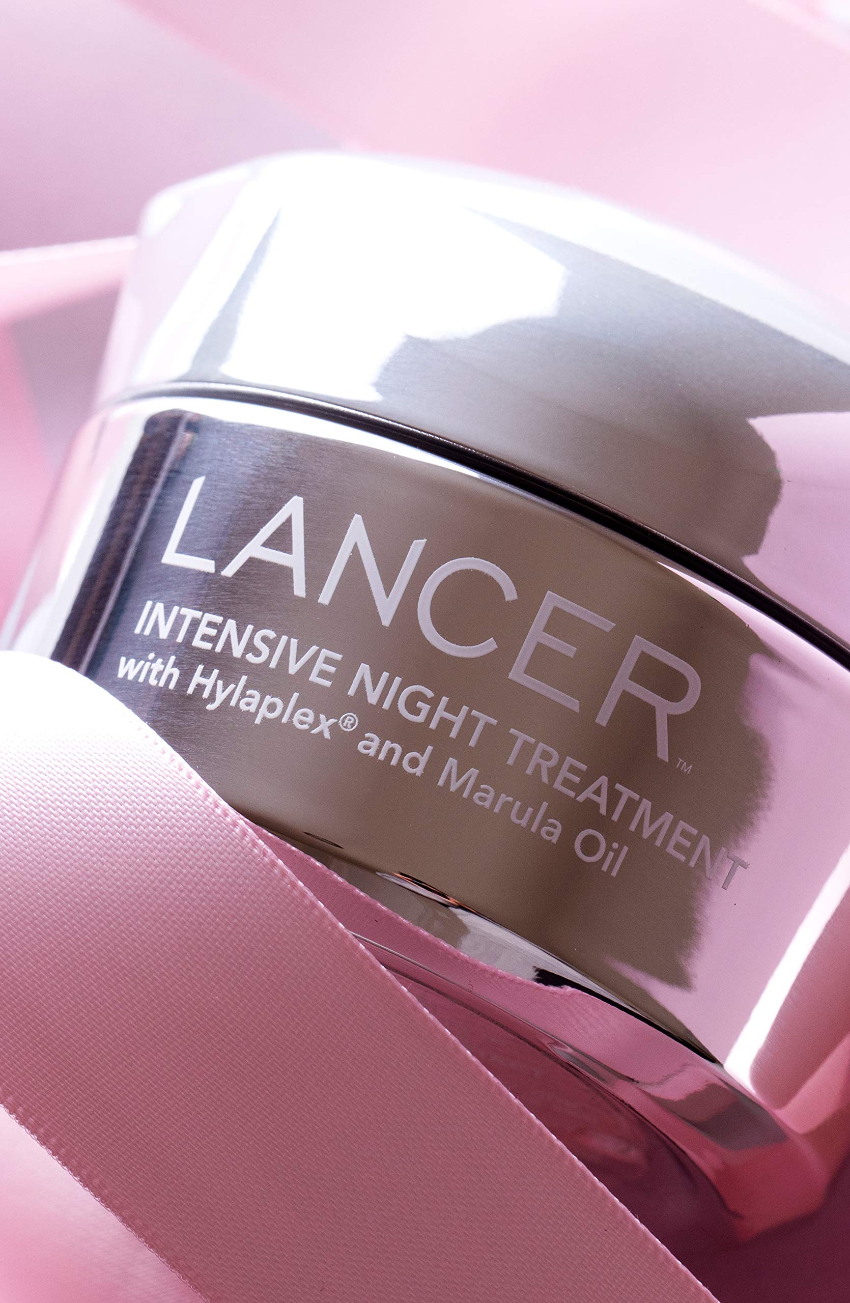 Lancer celebrity-inspired glow suggesting radiant skin potential.
