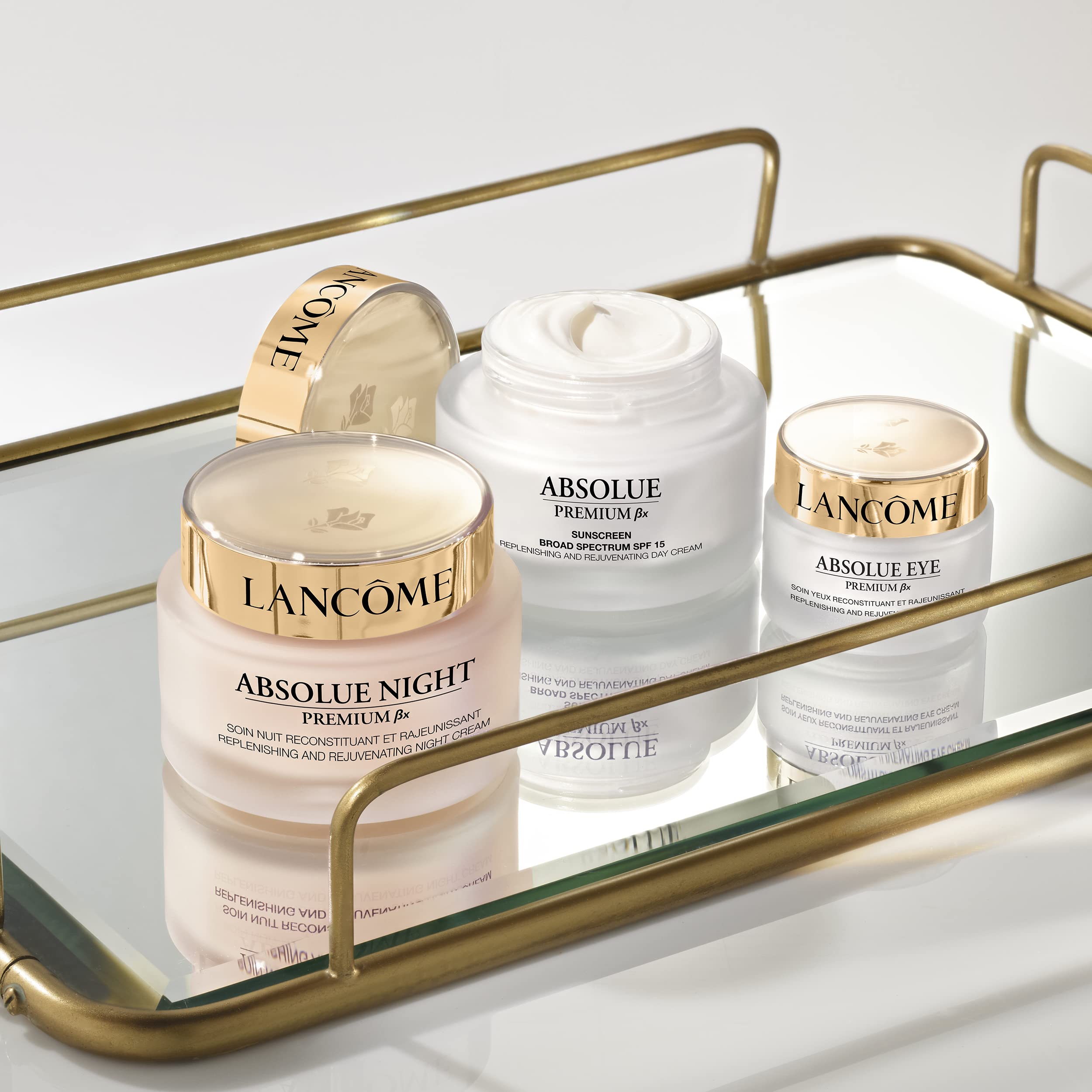 Lancôme Absolue BX Day Cream applied on the face for moisturized skin.