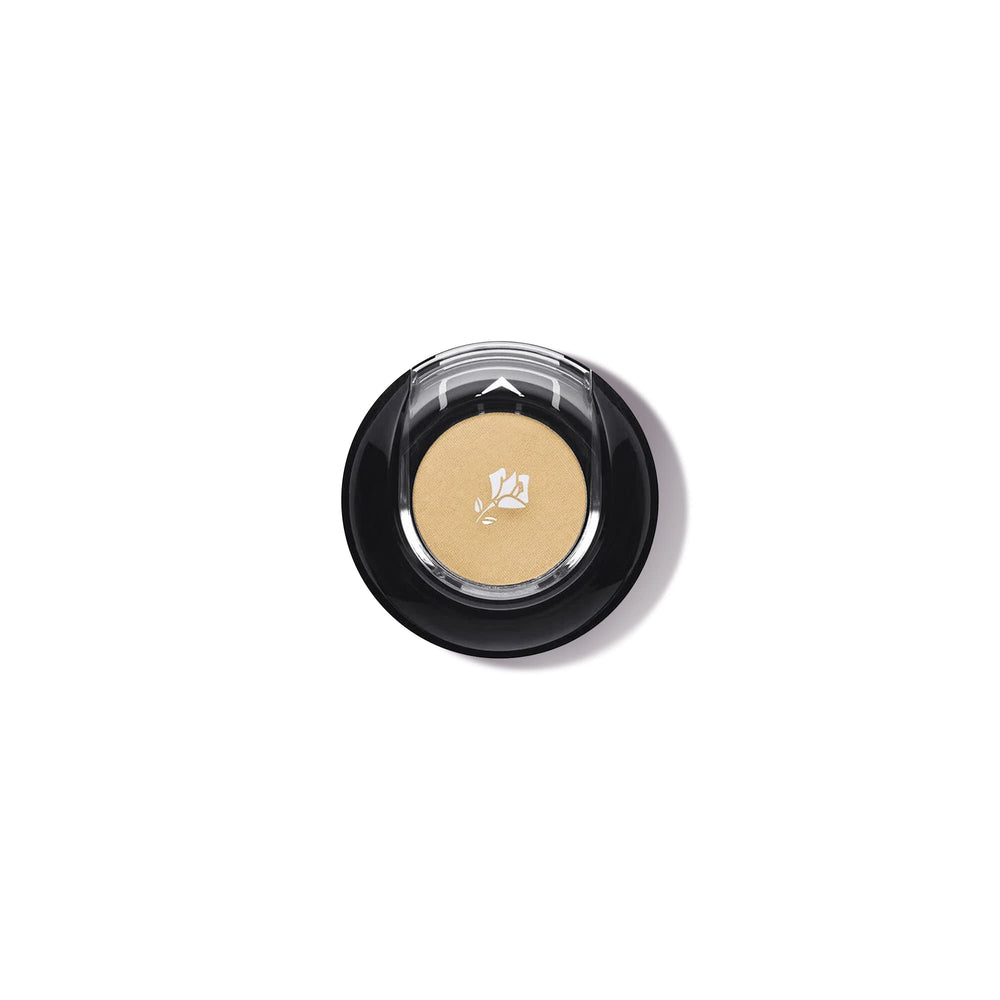 Lancôme Color Design single eyeshadow compact delivers richly pigmented color with crease-resistant wear.