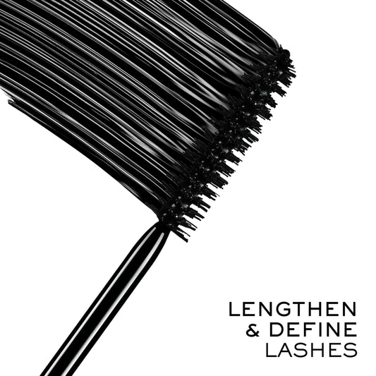 Lancôme Définicils lash-by-lash effect highlights clean, defined lashes.