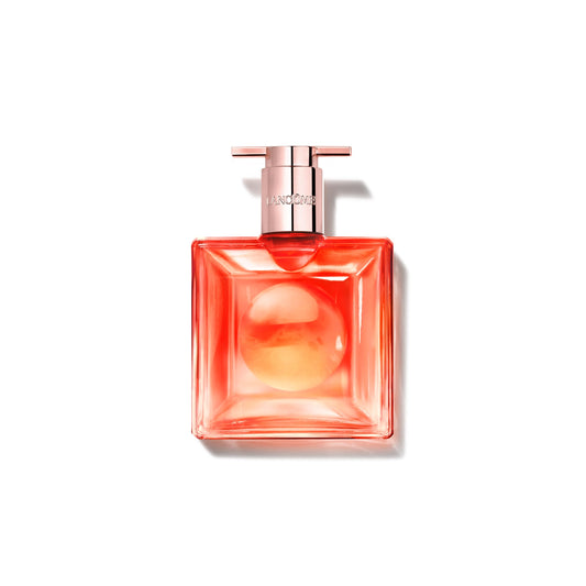 Lancôme Idôle Peach ’N Roses EDP bottle showcases peach-rose blend for bright, everyday charm.