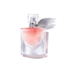 Lancôme La Vie Est Belle bottle closeup iris note for a luxurious scent