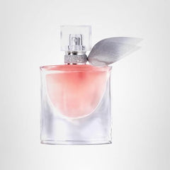 Lancôme La Vie Est Belle long-lasting scent in warm light