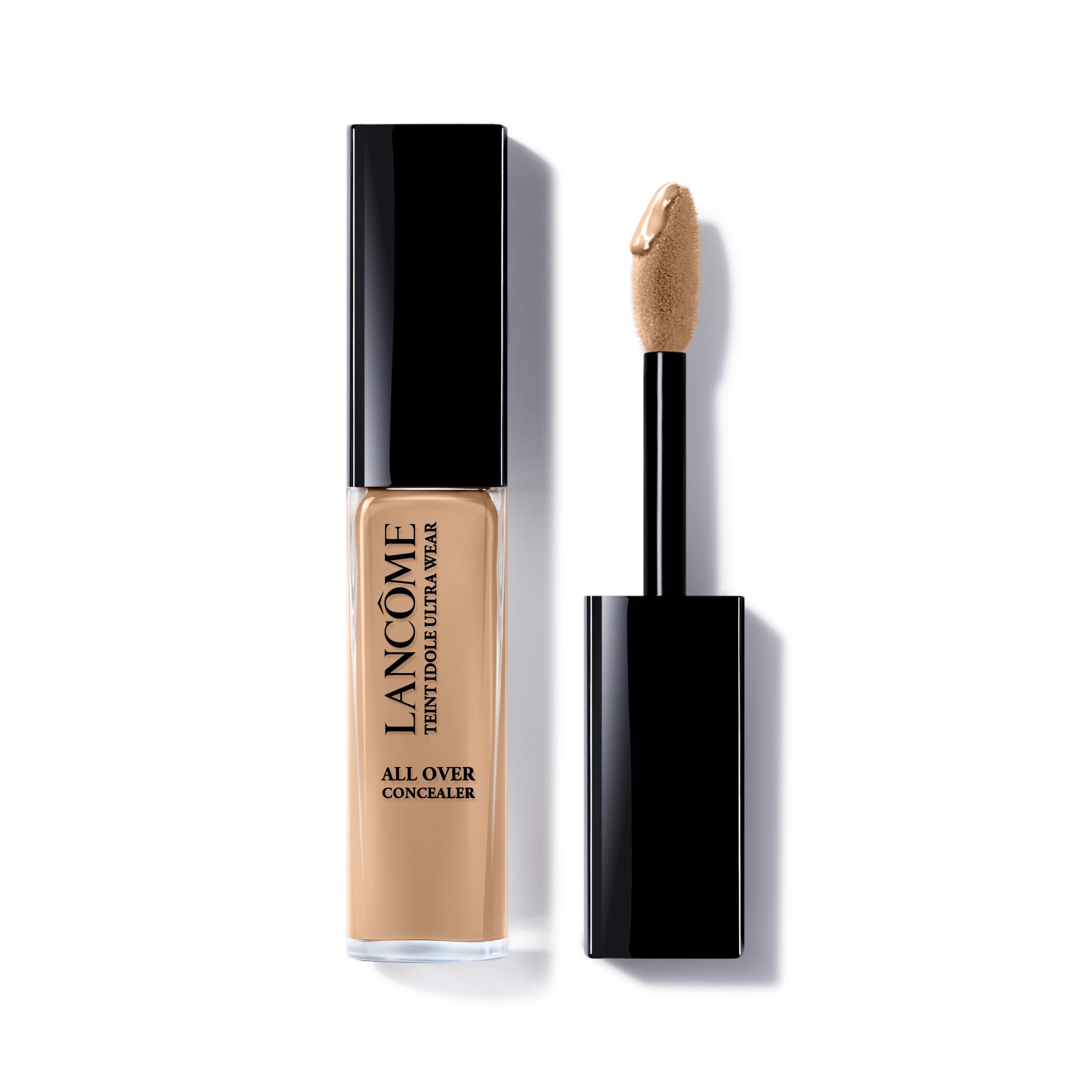 Lancôme Teint Idole Ultra Wear concealer bottle closeup showing coverage.