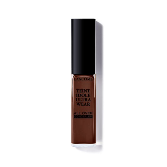 Lancôme Teint Idole Ultra Wear concealer tube-dispense enables precise full coverage.