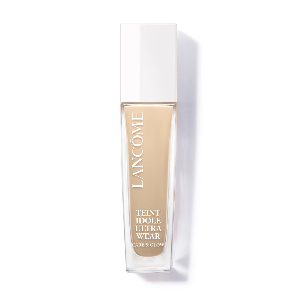 Lancôme Teint Idole Ultra Wear bottle close-up showing radiant glow.