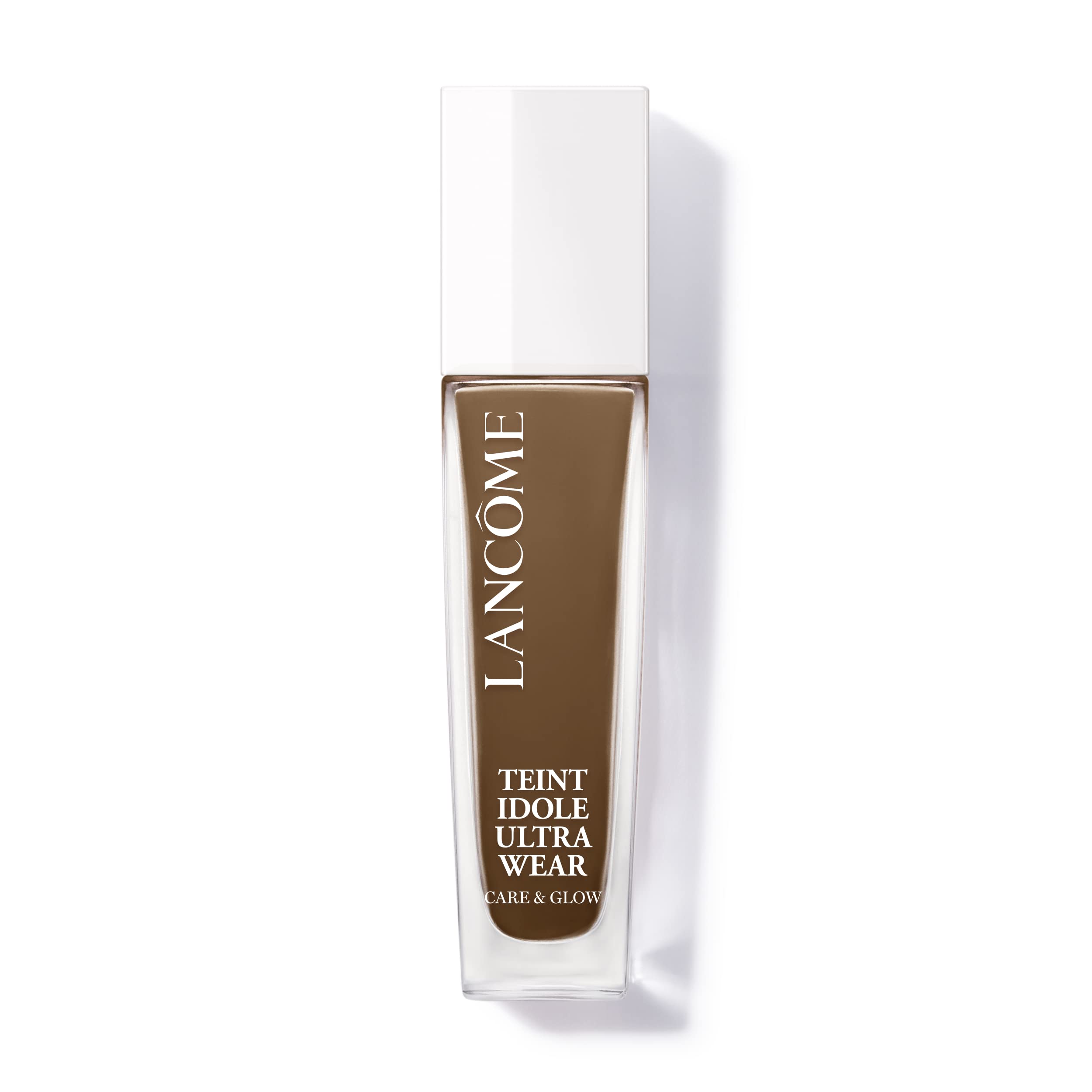 Lancôme Teint Idole Ultra Wear Glow bottle shows hydrating formula and radiant finish.