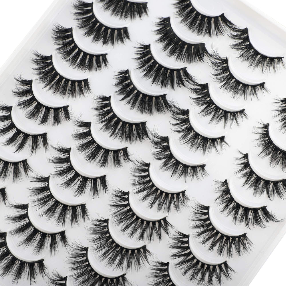 LANFLOWER 3D multi-layer false eyelashes add depth and dimension.