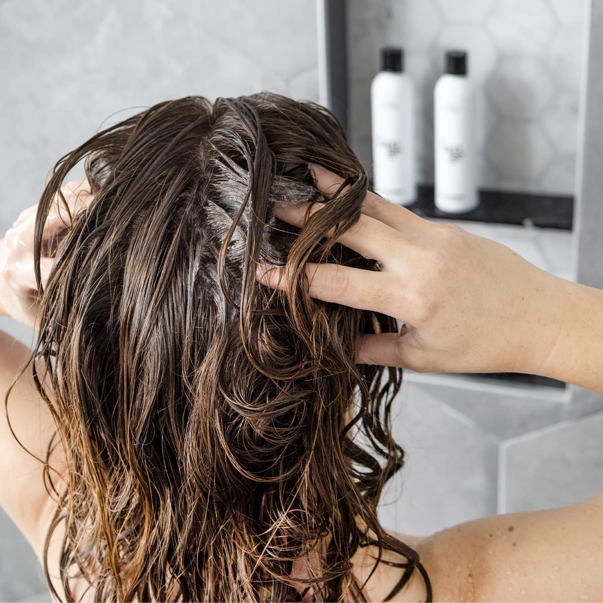 L'ANGE HAIR Detox with aloe vera and tea tree for soothing scalp.