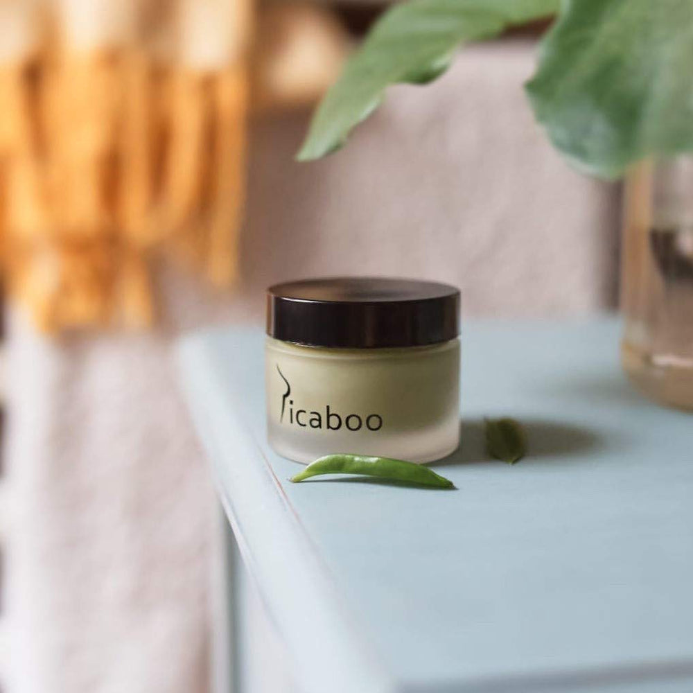 La Parea Wellness tea-tree-oil delivers a refreshing touch for irritated skin