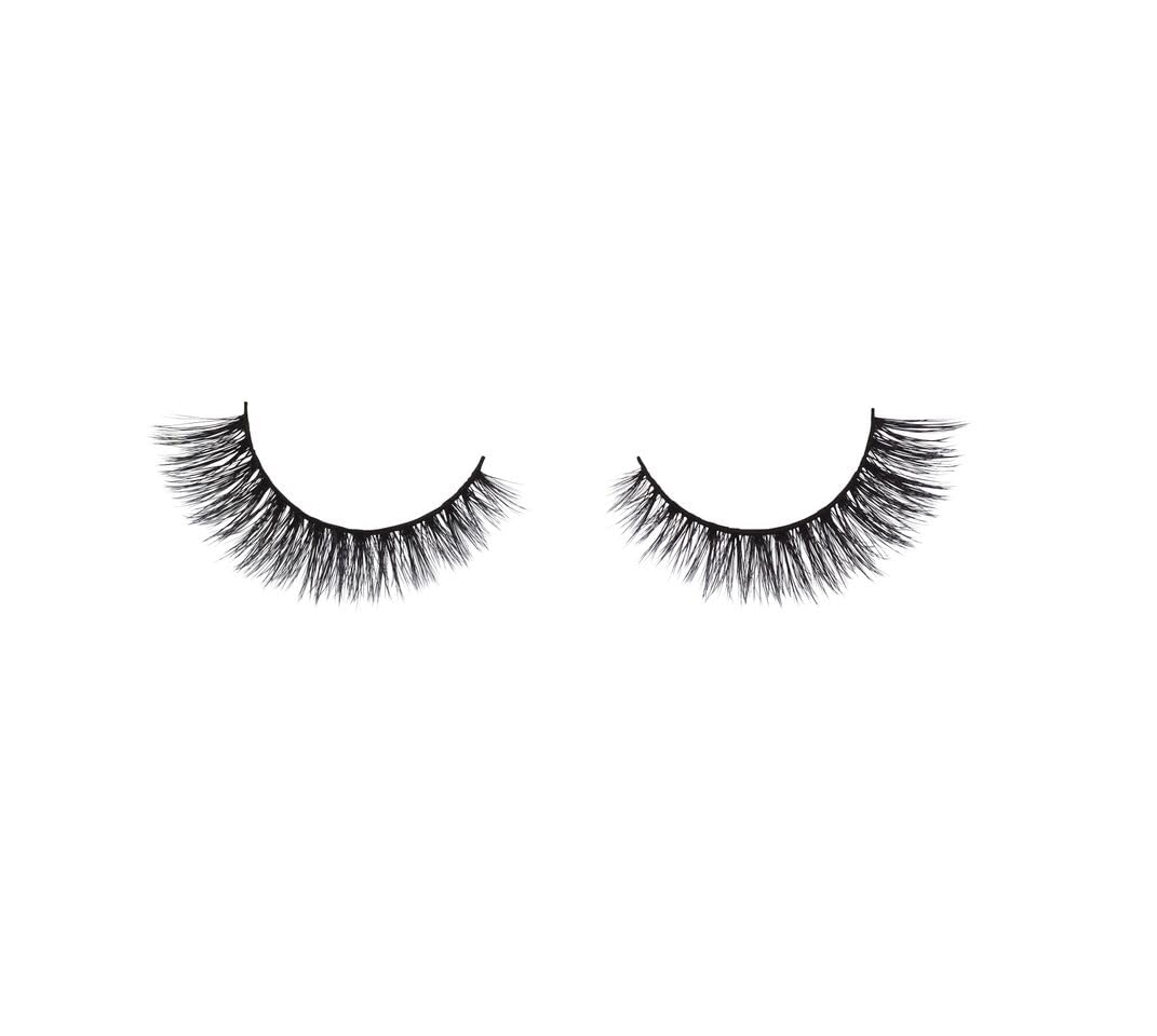 Lash Star Visionary Lash 009 wand close-up highlights smooth glide for precise application.