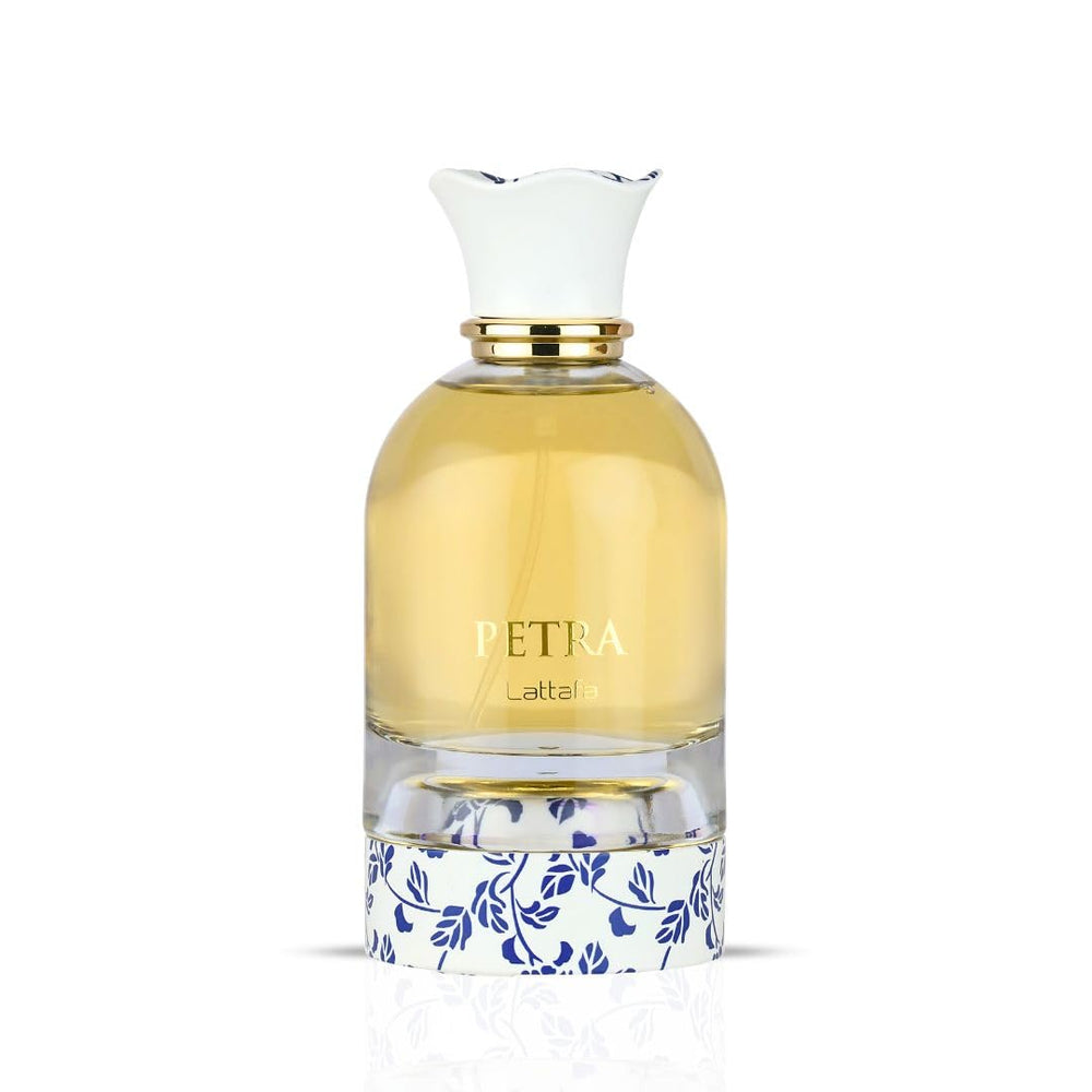 Lattafa Petra EDP close-up reveals rich plum and rum opening hints.
