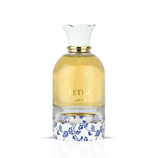Lattafa Petra EDP close-up reveals rich plum and rum opening hints.
