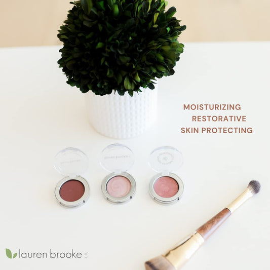 Lauren Brooke Cosmetiques Creme Eyeshadow Vanilla Scent swatch showing creamy texture and aroma.