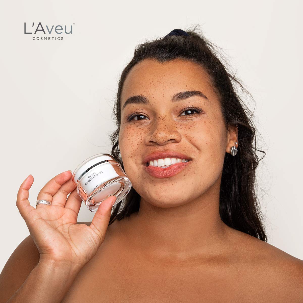 L'Aveu Dead Sea minerals add natural irritation relief.