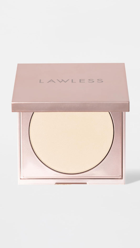 LAWLESS texture closeup reveals silky finish and pore-smoothing action from Phytosqualane and Kaolin